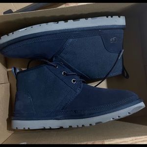 Men size 6 ugg boots in navy